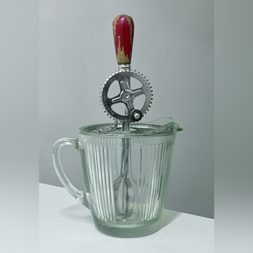 Antique 1923 Patented Ekco Lidded Glass Measuring Cup & Hand Crank Whisk Beater